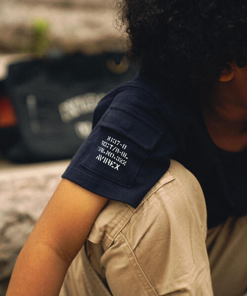 AVIREX(アヴィレックス)の「【KID'S/キッズ】S/S FATIGUE T-SHIRT / 半袖 ファティーグ Tシャツ / AVIREX / アヴィレックス(Tシャツ/カットソー・キッズ・オリーブ系/ネイビー/その他3/ブラック/ホワイト・S/L/M)」の13枚目の写真