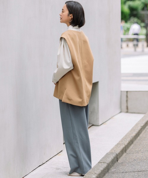 Munich（ミューニック）の「ナノヒーティングダブルクロスＶネックジレ（ベスト・レディース・ブラック/キャメル/グレイッシュベージュ・FREE）」の4枚目の写真