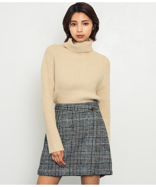 ANAP(アナップ)の「タートルネックリブトップスセーター(ニット/セーター・レディース・レッド/ブルー/ブラック/アイボリー・FREE)」の22枚目の写真