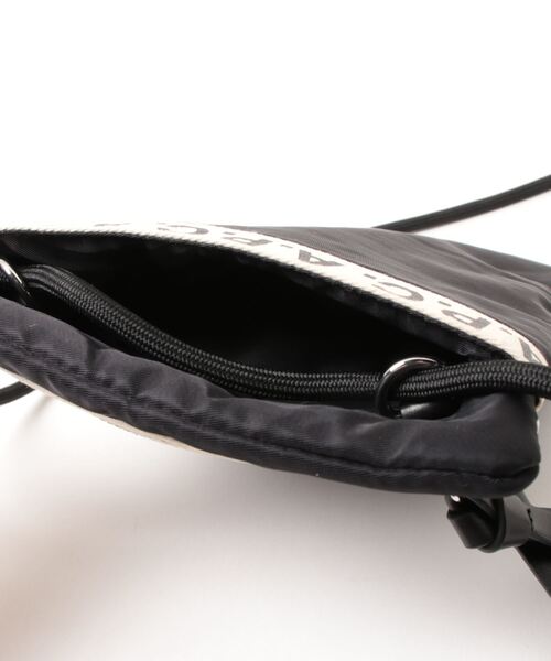 A.P.C.（アーペーセー）の「NECKPOUCH REPEAT  23PE（ショルダーバッグ・メンズ・ブラック・ONESIZE）」の4枚目の写真