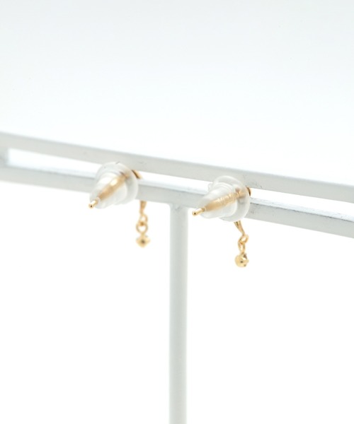 ESTELLE(エステール)の「K10 イエローゴールド ダイヤモンド ピアス ESTELLE/エステール(ピアス(両耳用)・レディース・イエローゴールド・-)」の3枚目の写真