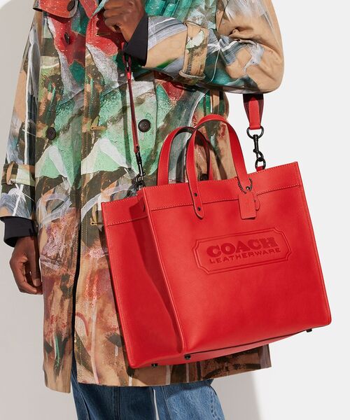 COACH（コーチ）の「フィールド トート 40・コーチ バッジ（トート