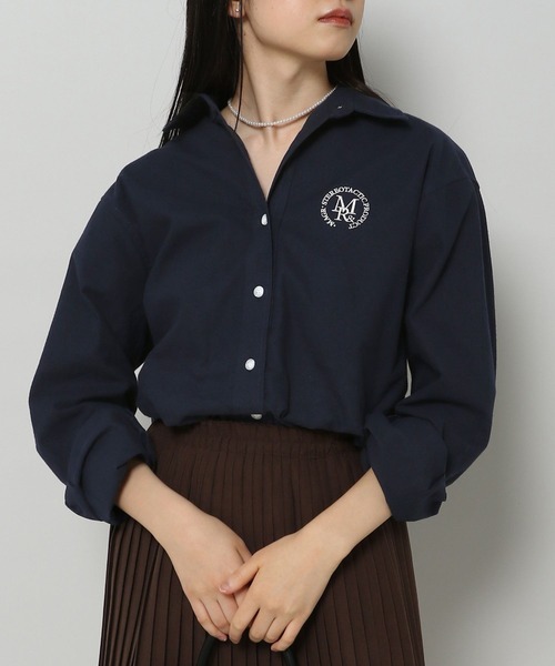 MAGPIEROBIN(マグパイロビン)の「MAGPIE ROBIN/ピーチロゴシャツ 2186347(シャツ/ブラウス・レディース・ネイビー/アイボリー・FREE)」の2枚目の写真