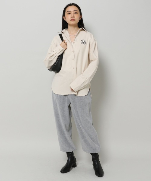 MAGPIEROBIN(マグパイロビン)の「MAGPIE ROBIN/ピーチロゴシャツ 2186347(シャツ/ブラウス・レディース・ネイビー/アイボリー・FREE)」の3枚目の写真