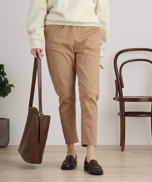 atONE(アットワン)の「atONE 【快適ストレッチ】ウエストゴムルーズテーパードパンツ(その他パンツ・レディース・ベージュ/カーキ/ブラック/ネイビー/ブルー・M/3L/LL/4L/L)」の1枚目の写真