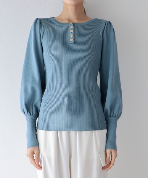 BLUEEAST（ブルーイースト）の「ボリュームスリーブ2WAYリブニット（ニット/セーター・レディース・パープル/ブラック/ブルー/オフホワイト・MEDIUM）」の22枚目の写真