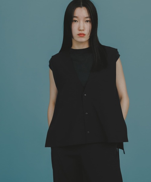 Uiscel（ユイセル）の「Uiscel　4WAYストレッチベストセットアップ（ベスト・レディース・ブラック/カーキ・SMALL/MEDIUM）」の11枚目の写真