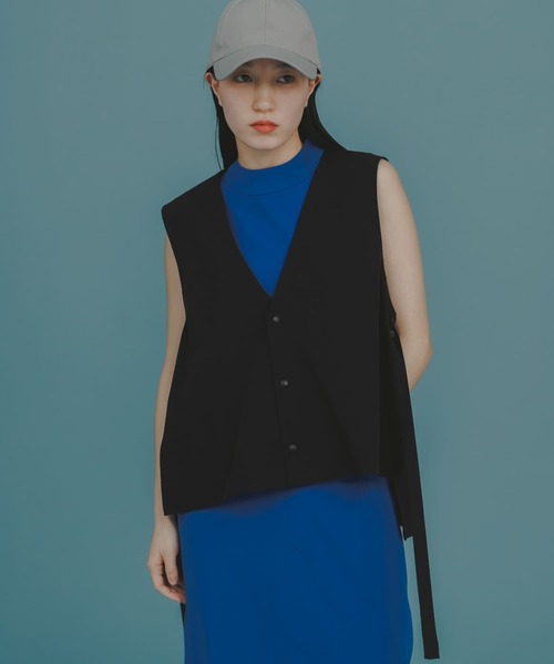 Uiscel（ユイセル）の「Uiscel　4WAYストレッチベストセットアップ（ベスト・レディース・ブラック/カーキ・SMALL/MEDIUM）」の7枚目の写真