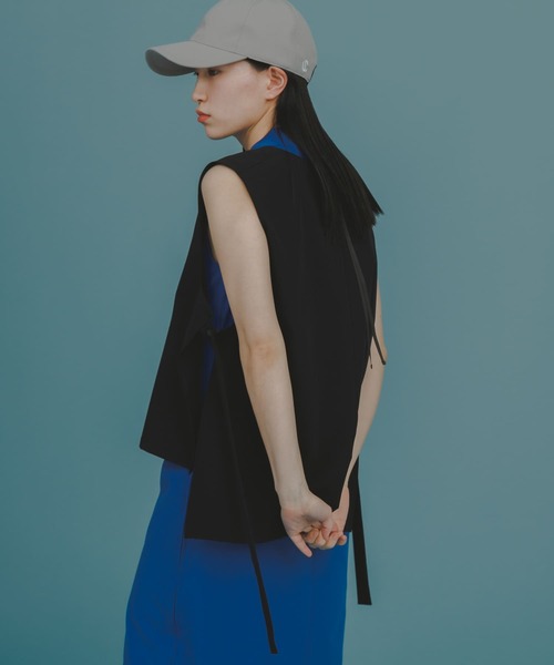 Uiscel（ユイセル）の「Uiscel　4WAYストレッチベストセットアップ（ベスト・レディース・ブラック/カーキ・SMALL/MEDIUM）」の3枚目の写真