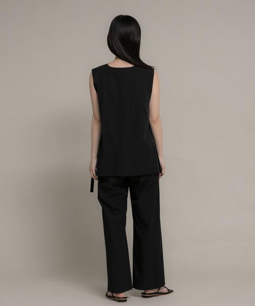 Uiscel（ユイセル）の「Uiscel　4WAYストレッチベストセットアップ（ベスト・レディース・ブラック/カーキ・SMALL/MEDIUM）」の8枚目の写真