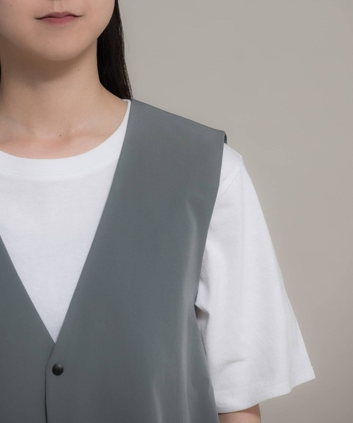 Uiscel（ユイセル）の「Uiscel　4WAYストレッチベストセットアップ（ベスト・レディース・ブラック/カーキ・SMALL/MEDIUM）」の13枚目の写真