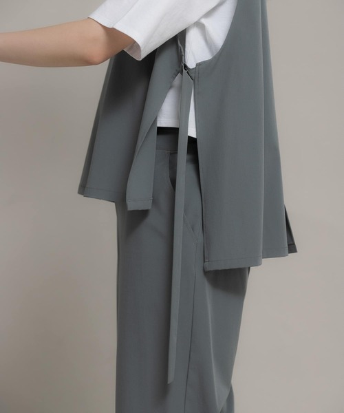 Uiscel（ユイセル）の「Uiscel　4WAYストレッチベストセットアップ（ベスト・レディース・ブラック/カーキ・SMALL/MEDIUM）」の19枚目の写真