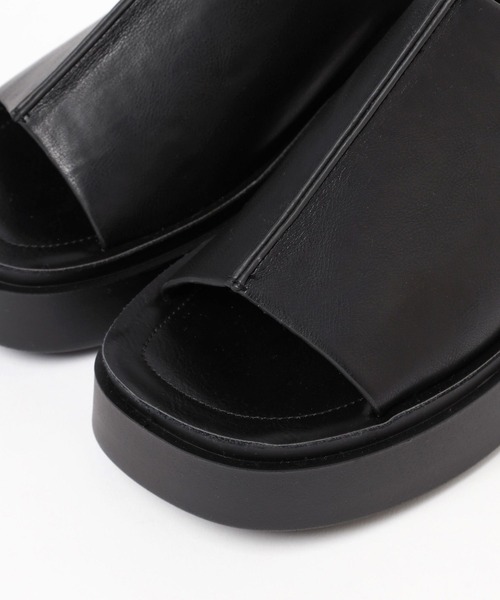 LEPSIM(レプシィム)の「ゼロカルアツゾコサンダル 177078(サンダル・レディース・ホワイト×ブラック/ブラック×ブラック/ベージュ系その他・MEDIUM/LARGE)」の18枚目の写真