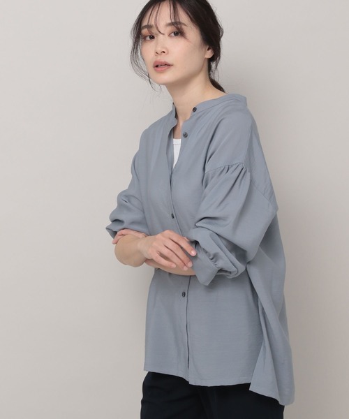 Elura（エルーラ）の「セミシアーバンドカラーシャツ（シャツ/ブラウス・レディース・ライトブルー/ピンク系その他/ベージュ・LARGE/MEDIUM）」の2枚目の写真