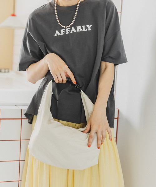 BAYFLOW(ベイフロー)の「2WAYビックショルダー(ボディバッグ/ウエストポーチ・レディース・ライトグリーン系1/アイボリー/ブラック・FREE)」の4枚目の写真