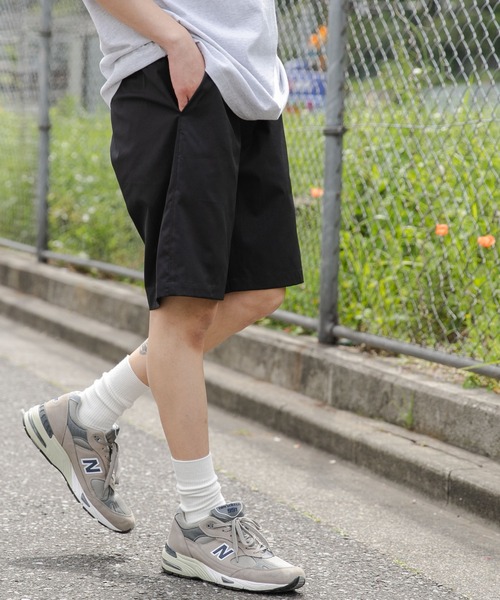 WEGO(ウィゴー)の「WEGO/【セットアップ対応】TECH EASYSHORTS(チノパンツ・メンズ・ブラック/ライトグレー・MEDIUM/LARGE)」の3枚目の写真