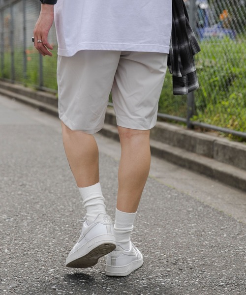 WEGO(ウィゴー)の「WEGO/【セットアップ対応】TECH EASYSHORTS(チノパンツ・メンズ・ブラック/ライトグレー・MEDIUM/LARGE)」の6枚目の写真