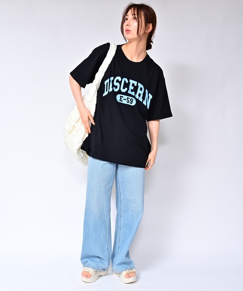 Alite cloth（アリーテクロス）の「BIG カレッジロゴ・プリントT