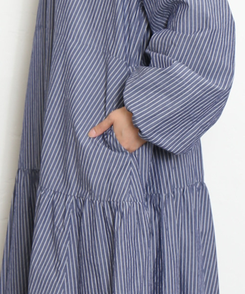 JOURNAL STANDARD LUXE（ジャーナルスタンダード　ラックス）の「ワッシャーティアードワンピース（ワンピース・レディース・ブラック/ネイビー・FREE）」の11枚目の写真