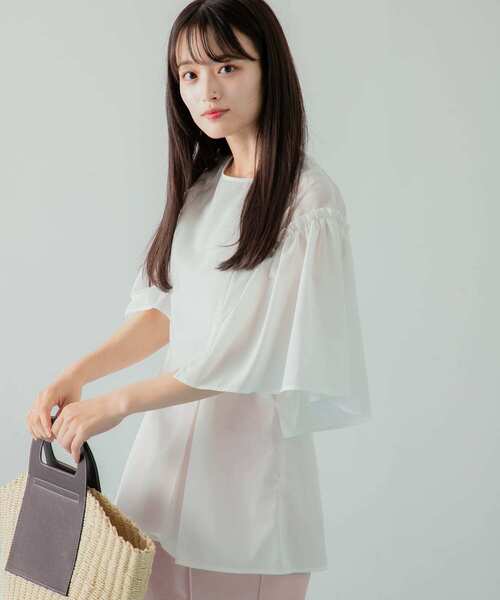 HEYUMM(ヘユム)の「フレアスリーブペプラムブラウス(シャツ/ブラウス・レディース・ブラック/オフホワイト/ベージュ・ONE)」の4枚目の写真