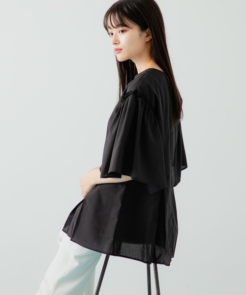 HEYUMM(ヘユム)の「フレアスリーブペプラムブラウス(シャツ/ブラウス・レディース・ブラック/オフホワイト/ベージュ・ONE)」の12枚目の写真