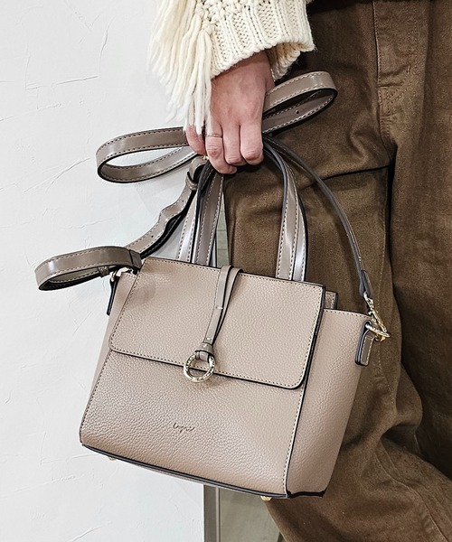 Ungrid（アングリッド）の「【Ungrid/アングリッド】Wフラップミニハンドバッグ　ミニショルダーバッグ（ショルダーバッグ・レディース・グレイッシュベージュ/ダークベージュ/ダークブラウン/ブラック/アイボリー/カーキ・FREE）」の6枚目の写真