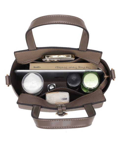 Ungrid（アングリッド）の「【Ungrid/アングリッド】Wフラップミニハンドバッグ　ミニショルダーバッグ（ショルダーバッグ・レディース・グレイッシュベージュ/ダークベージュ/ダークブラウン/ブラック/アイボリー/カーキ・FREE）」の7枚目の写真