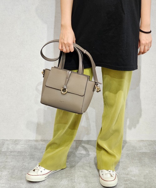 Ungrid（アングリッド）の「【Ungrid/アングリッド】Wフラップミニハンドバッグ　ミニショルダーバッグ（ショルダーバッグ・レディース・グレイッシュベージュ/ダークベージュ/ダークブラウン/ブラック/アイボリー/カーキ・FREE）」の12枚目の写真