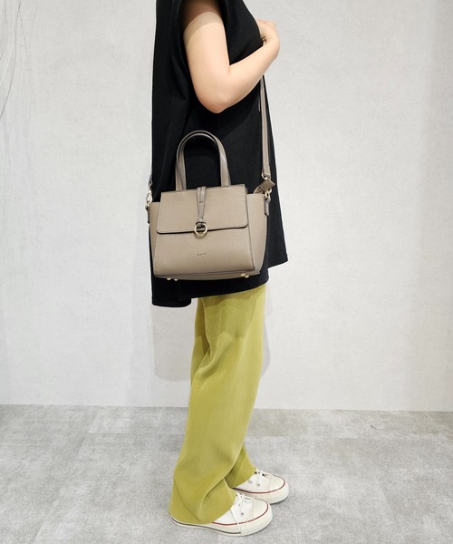 Ungrid（アングリッド）の「【Ungrid/アングリッド】Wフラップミニハンドバッグ　ミニショルダーバッグ（ショルダーバッグ・レディース・グレイッシュベージュ/ダークベージュ/ダークブラウン/ブラック/アイボリー/カーキ・FREE）」の13枚目の写真