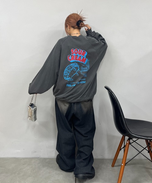 Sourcream（サワークリーム）の「【Sourcream × TACOSSTAND】クルーロゴスウェット（スウェット・レディース・アイボリー/ライトグレー/ネイビー/ブラック・FREE）」の18枚目の写真