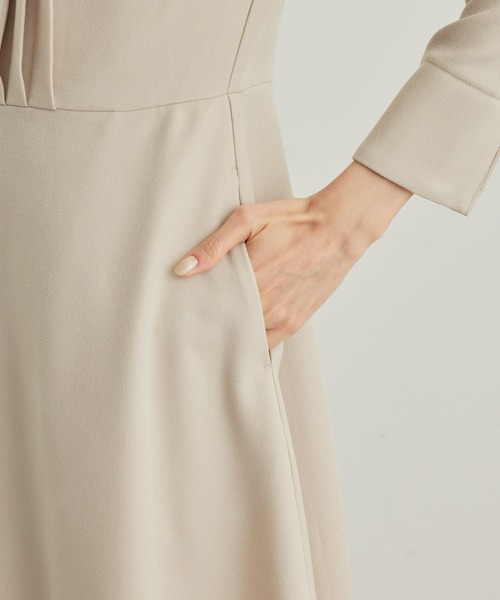 ROPE' PICNIC(ロペピクニック)の「【WEB限定】ラナテック/フィット&フレアワンピース(ワンピース・レディース・ブラック/ベージュ・40/38)」の12枚目の写真