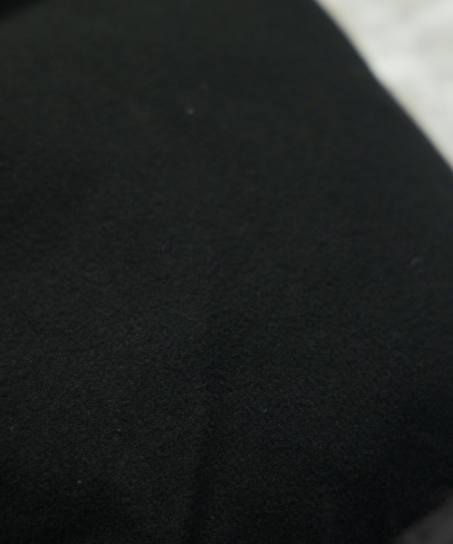 NYLAUS(ナイラス)の「高密度タフタ フェイクダウン マフラー(マフラー・レディース・ブラック・FREE)」の4枚目の写真