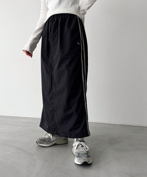 CANAL JEAN（キャナルジーン）の「Ocean Pacific　ラインスカート（スカート・レディース・ネイビー/ブラック・MEDIUM/SMALL）」の2枚目の写真