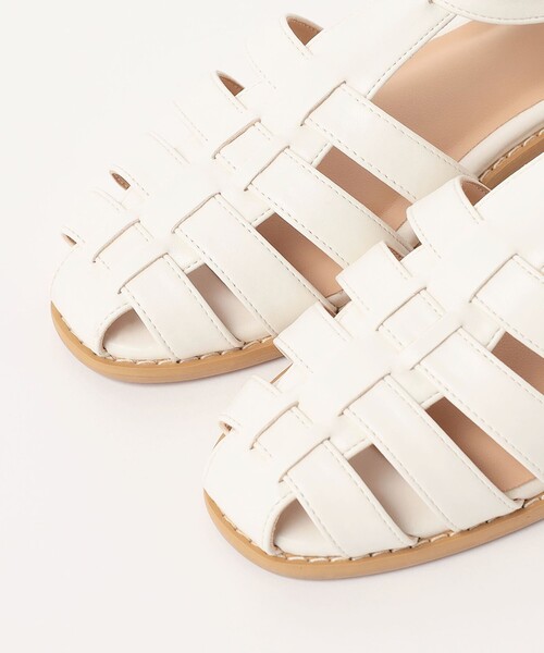 BEAMS HEART(ビームスハート)の「BEAMS HEART / フェイクレザー グルカサンダル(サンダル・レディース・ブラック系その他4/ホワイト系その他5/シルバー/ブラウン・LARGE/MEDIUM/SMALL)」の6枚目の写真