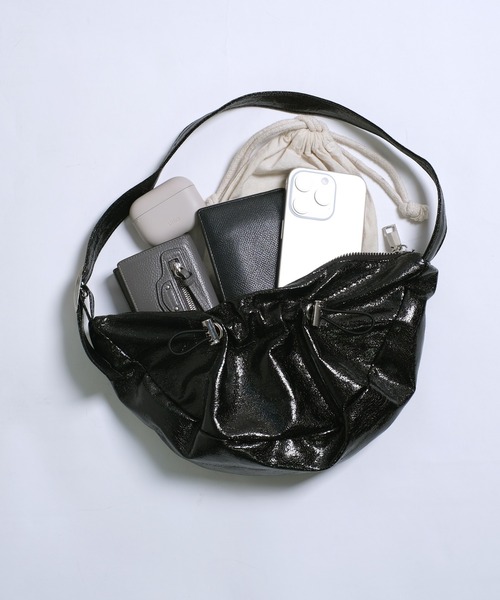 shopnikoniko（ショップニコニコ）の「メタリック ドローコード ハーフムーンバッグ グリッター ラメ ワンハンドル ショルダーバッグ（ハンドバッグ・レディース・シルバー/ブラック・フリー）」の16枚目の写真