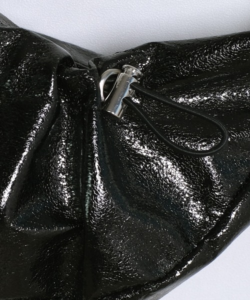 shopnikoniko（ショップニコニコ）の「メタリック ドローコード ハーフムーンバッグ グリッター ラメ ワンハンドル ショルダーバッグ（ハンドバッグ・レディース・シルバー/ブラック・フリー）」の15枚目の写真