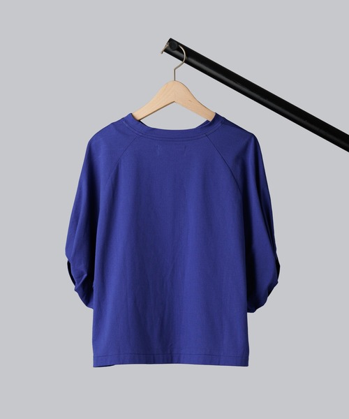 SAYAKADAVIS（サヤカディヴィス）の「【 SAYAKADAVIS / サヤカデイヴィス 】Twisted Sleeve Tee / ツイスト スリーブ Tシャツ（Tシャツ/カットソー・レディース・ブルー/ベージュ/ホワイト/ブラック・SMALL）」の5枚目の写真