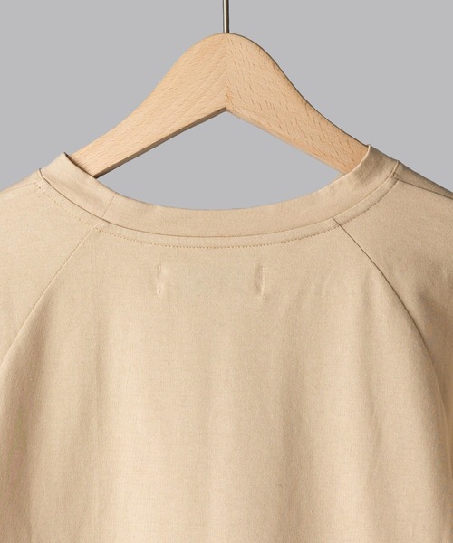 SAYAKADAVIS（サヤカディヴィス）の「【 SAYAKADAVIS / サヤカデイヴィス 】Twisted Sleeve Tee / ツイスト スリーブ Tシャツ（Tシャツ/カットソー・レディース・ブルー/ベージュ/ホワイト/ブラック・SMALL）」の7枚目の写真