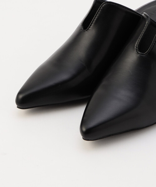 COMME CA ISM(コムサイズム)の「チャンキーヒール ミュールサンダル(サンダル・レディース・オフホワイト/ブラック・23.5cm/24.5cm)」の8枚目の写真