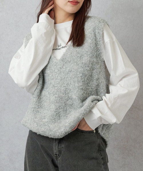 Lull（ルル）の「【Lull / ルル】ブークレニットベスト（ニット/セーター・レディース・ベージュ/チャコール/ライム/杢グレー・ONESIZE）」の2枚目の写真