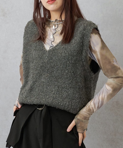 Lull（ルル）の「【Lull / ルル】ブークレニットベスト（ニット/セーター・レディース・ベージュ/チャコール/ライム/杢グレー・ONESIZE）」の12枚目の写真