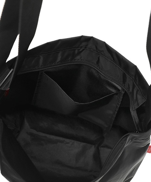 Manhattan Portage（マンハッタンポーテージ）の「Clearview Shoulder Bag 420D Nylon（ショルダーバッグ・メンズ・ブラック・MEDIUM）」の7枚目の写真