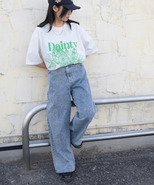 make a ray!（メイク ア レイ！）の「【0】ハート & フラワーロゴ刺繍 グラフィックデザイン ビッグシルエット 半袖Tシャツ/オーバーサイズ/ストリート/ FLOWER＆HEART Dainty Logo /韓国スタイル/レトロ/ユニセックス（Tシャツ/カットソー・レディース・ホワイト×グリーン/ブラック×ホワイト/ホワイト×ネイビー・L/M）」の20枚目の写真