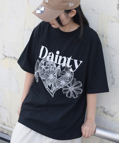 make a ray!（メイク ア レイ！）の「【0】ハート & フラワーロゴ刺繍 グラフィックデザイン ビッグシルエット 半袖Tシャツ/オーバーサイズ/ストリート/ FLOWER＆HEART Dainty Logo /韓国スタイル/レトロ/ユニセックス（Tシャツ/カットソー・レディース・ホワイト×グリーン/ブラック×ホワイト/ホワイト×ネイビー・L/M）」の15枚目の写真