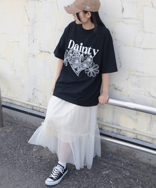 make a ray!（メイク ア レイ！）の「【0】ハート & フラワーロゴ刺繍 グラフィックデザイン ビッグシルエット 半袖Tシャツ/オーバーサイズ/ストリート/ FLOWER＆HEART Dainty Logo /韓国スタイル/レトロ/ユニセックス（Tシャツ/カットソー・レディース・ホワイト×グリーン/ブラック×ホワイト/ホワイト×ネイビー・L/M）」の14枚目の写真