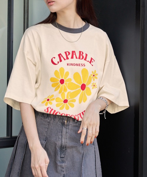 MONO-MART(モノマート)の「モチーフプリントTシャツ/FLOWER&HEART(Tシャツ/カットソー・レディース・オフホワイト/グレー系1/オートミール/ホワイト系1/アイボリー・FREE)」の2枚目の写真