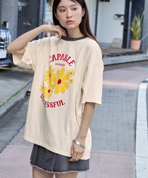 MONO-MART(モノマート)の「モチーフプリントTシャツ/FLOWER&HEART(Tシャツ/カットソー・レディース・オフホワイト/グレー系1/オートミール/ホワイト系1/アイボリー・FREE)」の6枚目の写真