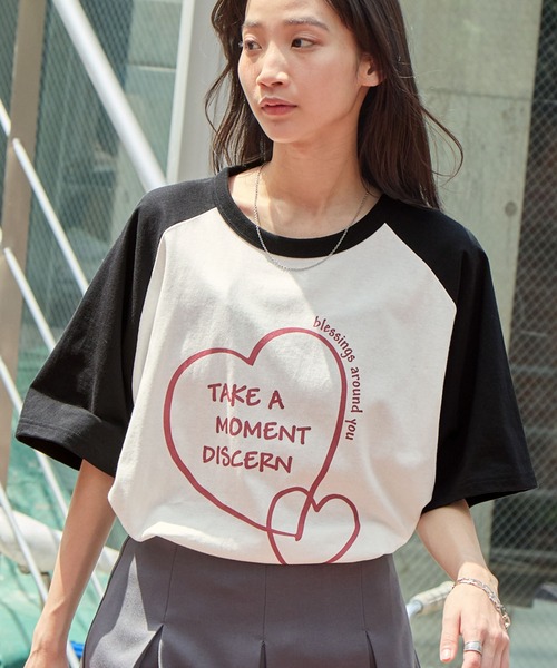 MONO-MART(モノマート)の「モチーフプリントTシャツ/FLOWER&HEART(Tシャツ/カットソー・レディース・オフホワイト/グレー系1/オートミール/ホワイト系1/アイボリー・FREE)」の21枚目の写真