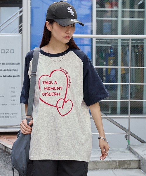 MONO-MART(モノマート)の「モチーフプリントTシャツ/FLOWER&HEART(Tシャツ/カットソー・レディース・オフホワイト/グレー系1/オートミール/ホワイト系1/アイボリー・FREE)」の18枚目の写真