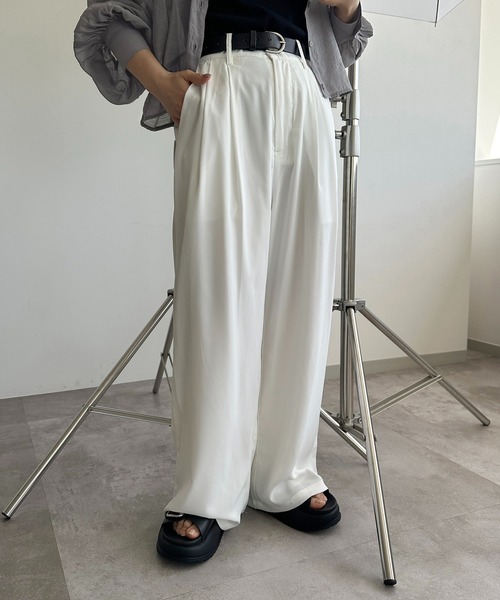 apres jour mignon（アプレジュールミニョン）の「スラックスパンツ【ZOZOTOWN限定アイテム】（スラックス・レディース・オフホワイト/チャコールグレー/ブルー系その他/イエロー/パープル/ブラック/ピンク・MEDIUM/X-LARGE/SMALL）」の10枚目の写真